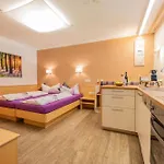 Hitchcock Stubai * Нойштифт-им-Штубайталь