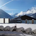 Апартаменты Hitchcock Stubai Нойштифт-им-Штубайталь