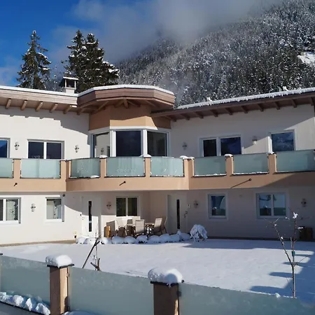 Hitchcock Stubai Нойштифт-им-Штубайталь