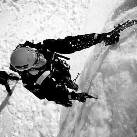 Hitchcock Stubai Apartment